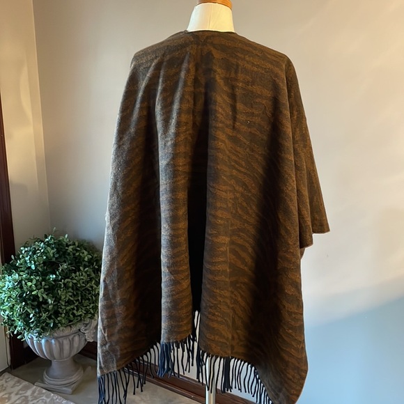 Animal print black brown stripe women’s CAPE / SHAWL / WRAP fringe warm one size - Picture 6 of 7